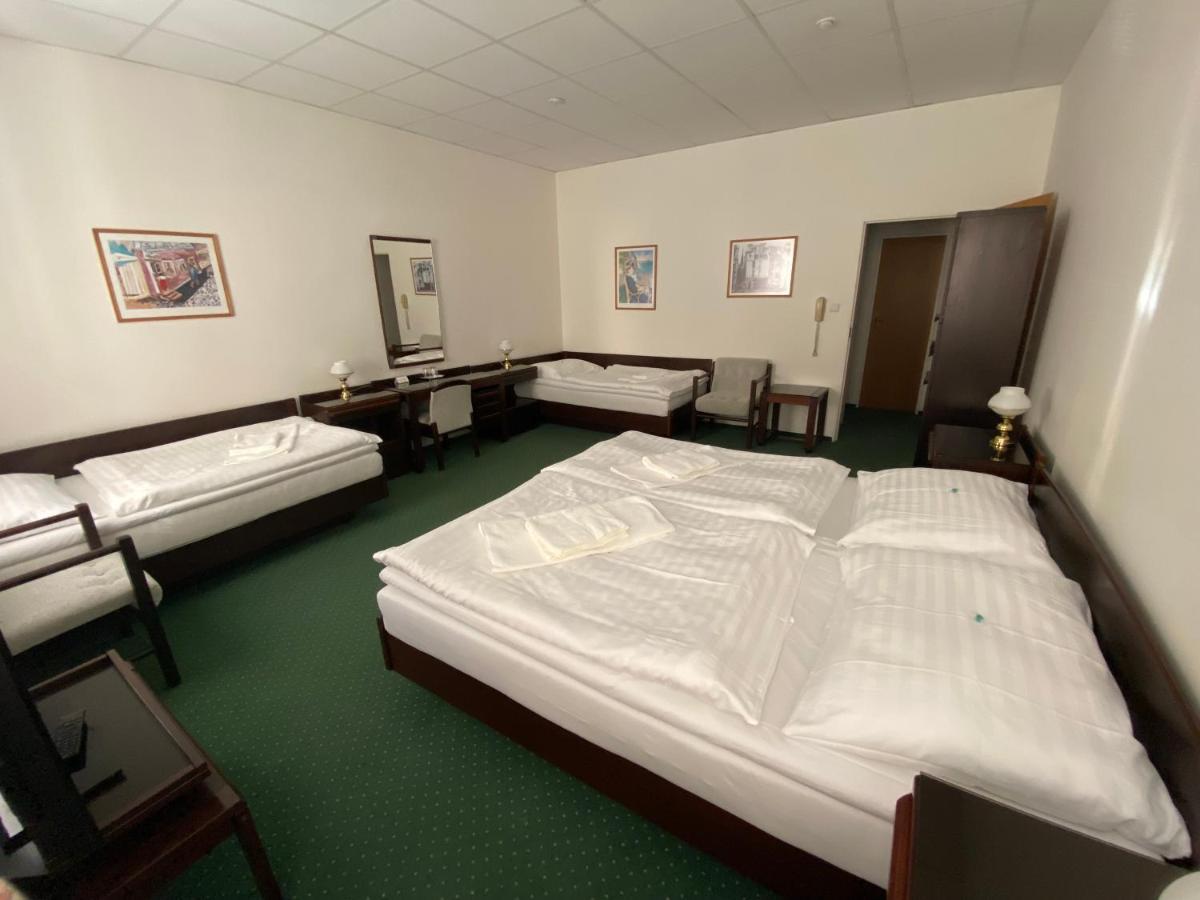 Hotel Omega Брно Экстерьер фото