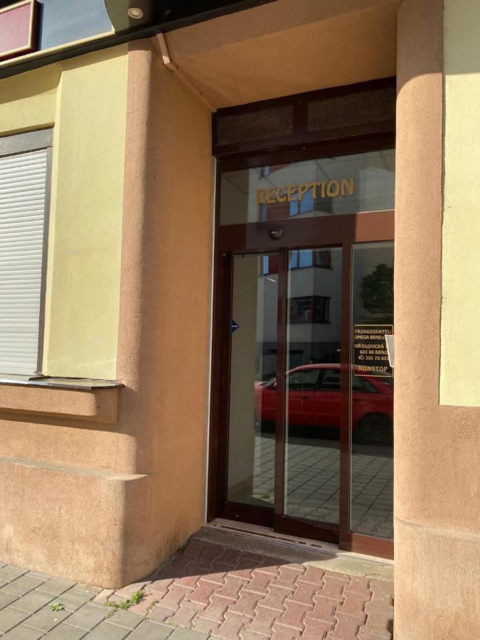 Hotel Omega Брно Экстерьер фото