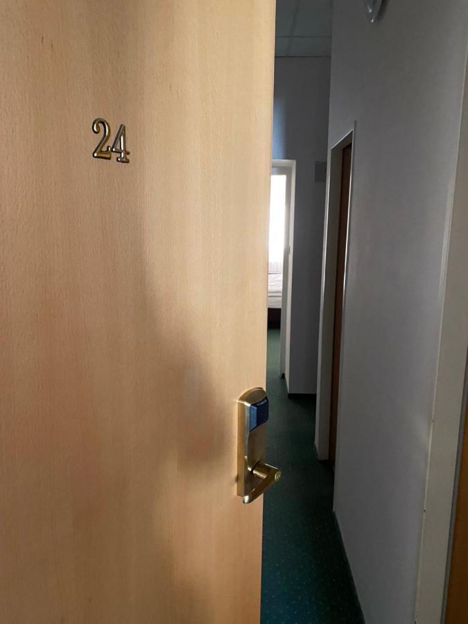 Hotel Omega Брно Экстерьер фото
