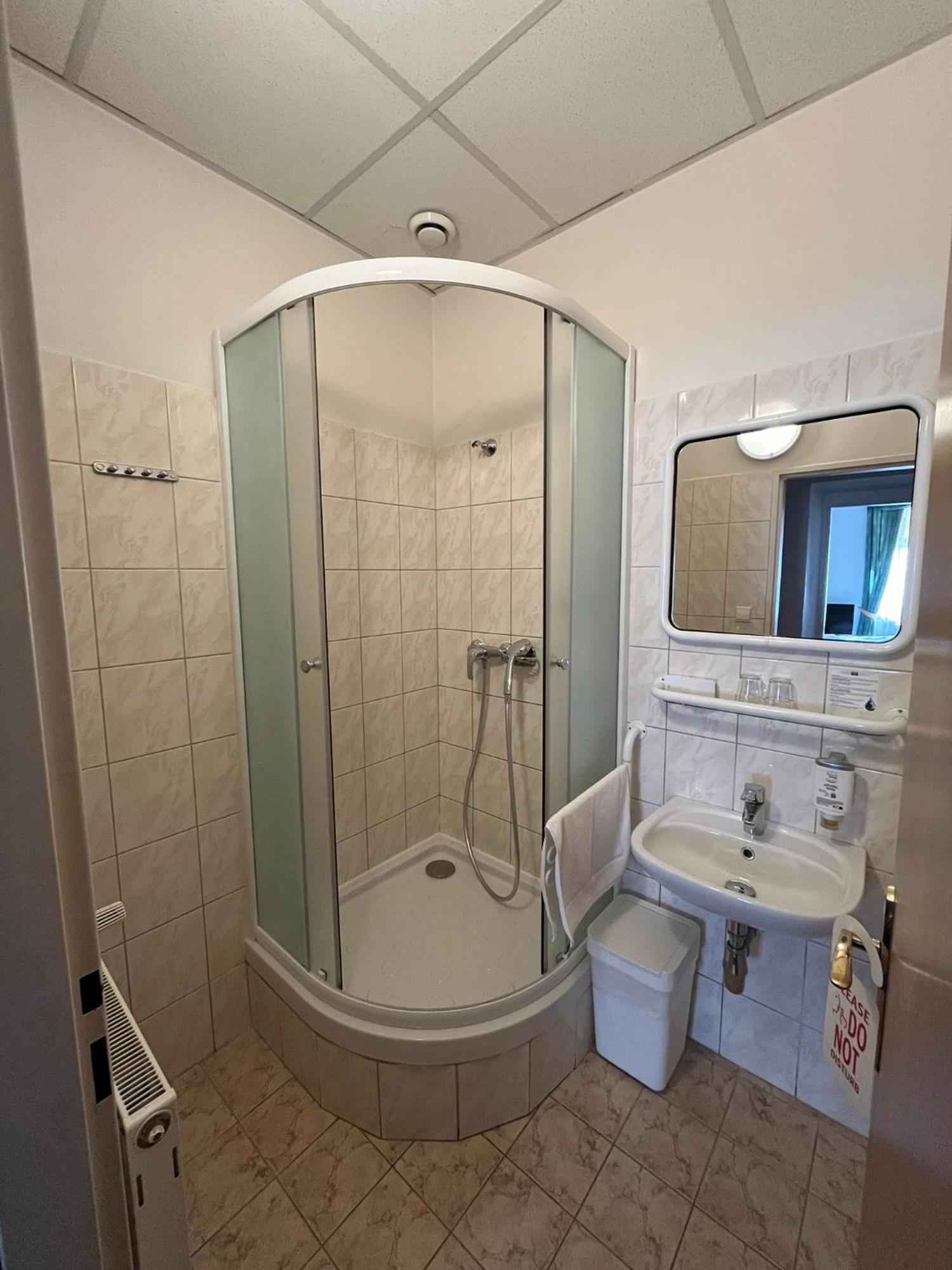 Hotel Omega Брно Экстерьер фото