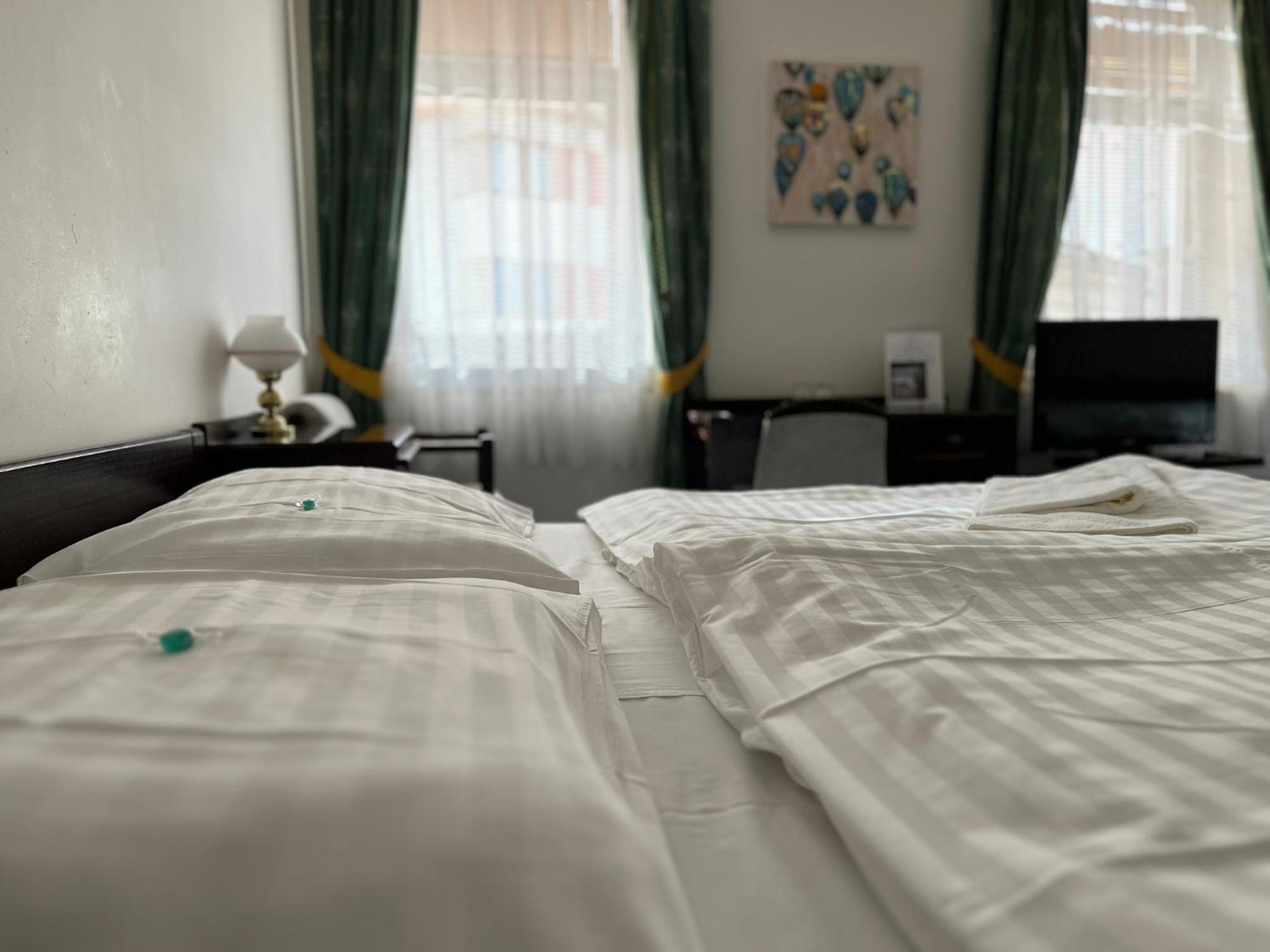 Hotel Omega Брно Экстерьер фото
