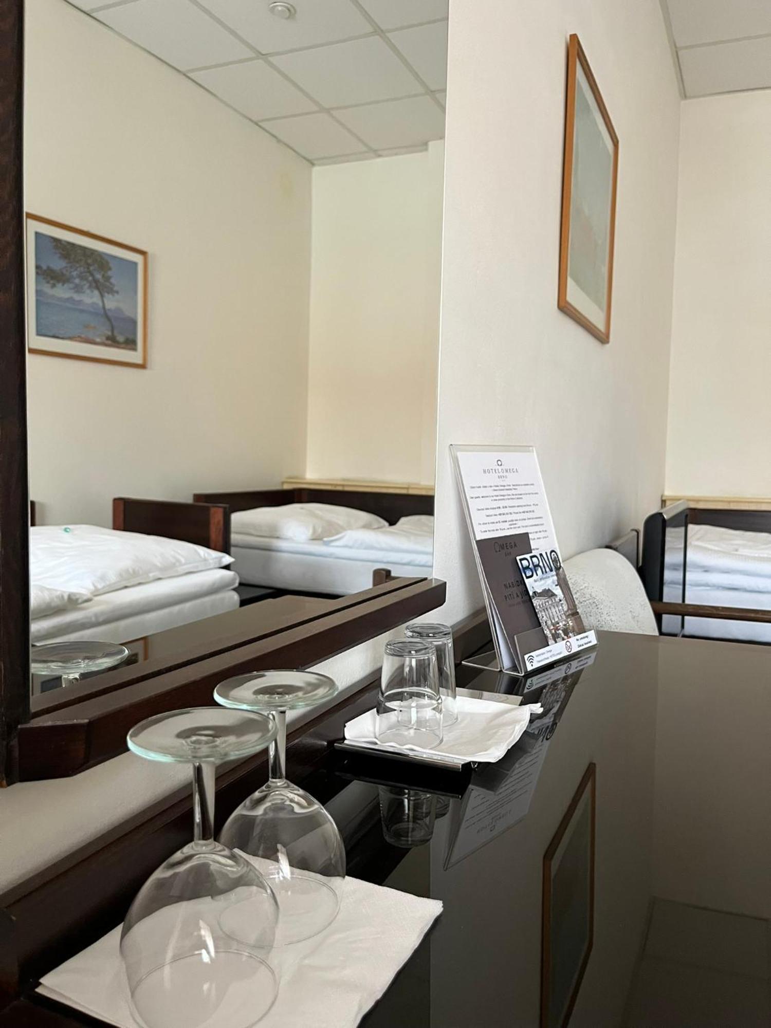 Hotel Omega Брно Экстерьер фото